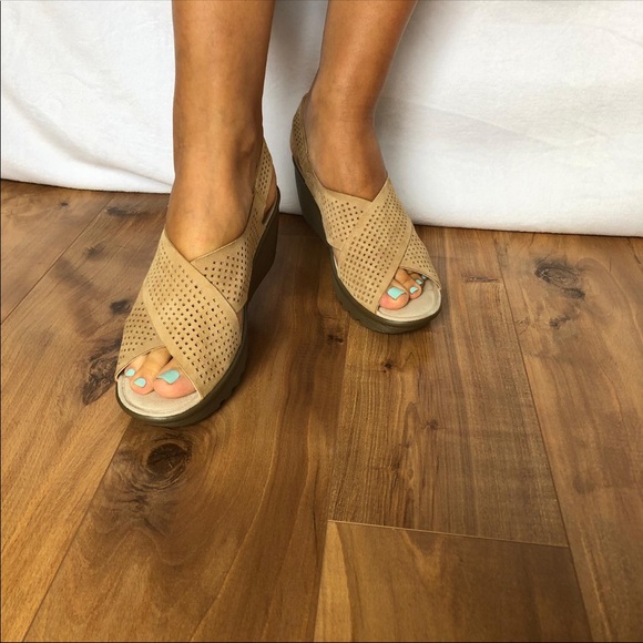 skechers women's wedge sandals